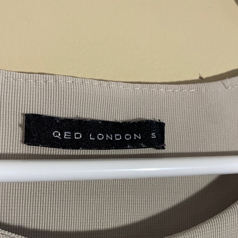 QED London Black & Cream Colorblock Ruffle Sheath Dress | Small - Picture 3 of 15
